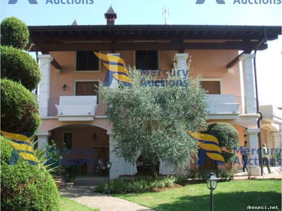 VILLA RESIDENZIALE CON GIARDINO IN BOTTICINO (BS)