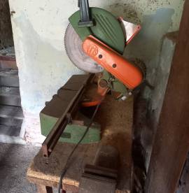 sega circolare radiale a tavolo