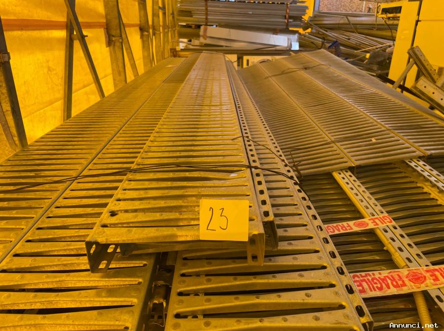 Scaffalature, griglie, struttura soppalco, binari, mensole