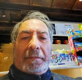 Torino, cerco donna brillante disposta a intrecciare una relazione sentimentale seria