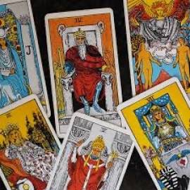 CARTOMANZIA DI CLARA: RISPOSTE SINCERE E CHIARE ALLE TUE DOMANDE