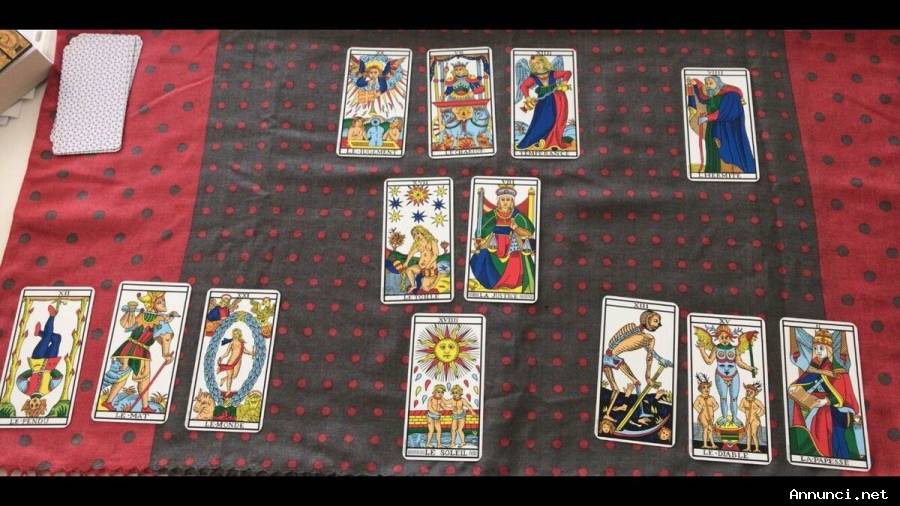 CARTOMANZIA DI CLARA: RISPOSTE SINCERE E CHIARE ALLE TUE DOMANDE