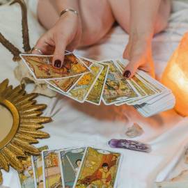 CARTOMANZIA E TAROCCHI PER SVELARE LE VERITA’ PIU’ NASCOSTE