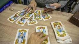 TAROCCHI DI CLARA: RISPOSTE CHIARE DAL TUO DESTINO