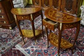 Coppia tavolini-comodini mezzo giro stile Luigi XV