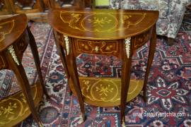Coppia tavolini-comodini mezzo giro stile Luigi XV