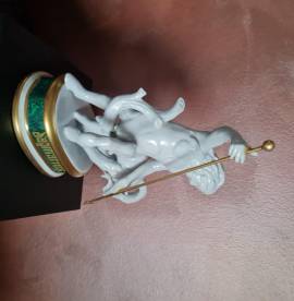 Figurina Porcellana  Mangani vintage  '   SAGITTARIUS '. Perfette condizioni, senza sbeccature o fil