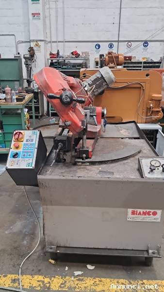 Seghetto A Nastro Bianco Semiautomatico Modello : 370 S.A