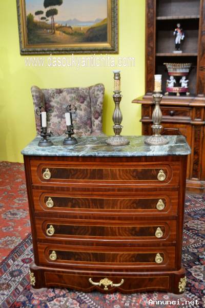 Cassettiera stile Napoleone III con piano in marmo