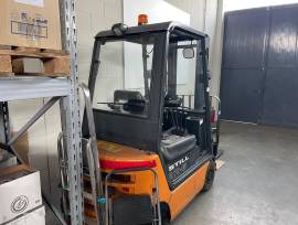 LOTTO 1 - Transpallet elettrico e carrello elevatore