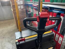 LOTTO 1 - Transpallet elettrico e carrello elevatore