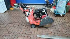 Furgone Ford Transit e attrezzature edili varie Furgone Ford Transit e attrezzature edili varie