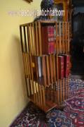 Libreria girevole a tre ripiani stile inglese