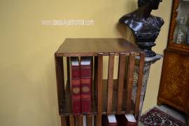 Libreria girevole a tre ripiani stile inglese