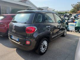Autovettura Fiat 500 L Autovettura Fiat 500 L