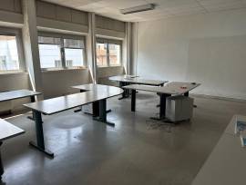Arredi e macchine elettriche ed elettroniche da ufficio Arredi e macchine elettriche ed elettroniche da ufficio
