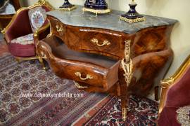 Commode-cassettone stile Luigi XV cm. 150 cm. Commode-cassettone stile Luigi XV cm. 150 cm.