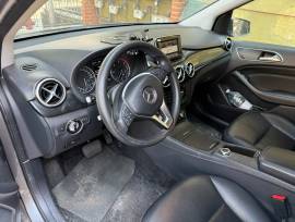 Autovettura Mercedes B 180 CDI Autovettura Mercedes B 180 CDI