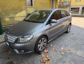 Autovettura Mercedes B 180 CDI Autovettura Mercedes B 180 CDI