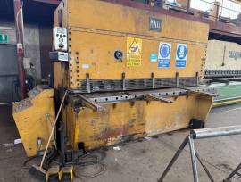 Macchinari e attrezzature officina meccanica