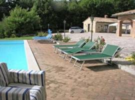 Affitti stagionali in casale con piscina