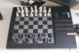 VINTAGE Saitek Kasparov Team Mate funzionante con scatola usata 