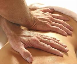 Massaggiatore professionale e competente per uomo