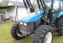 New Holland 5635