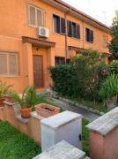 Morena Villa a schiera con giardino e box auto 