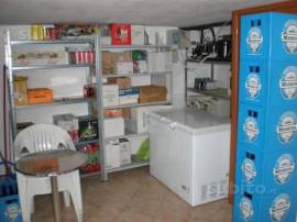 Si Vende attivita' Bar - macchinari e attrezzature