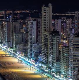 BENIDORM,    ZONA INGLESE, COCKTAIL BAR  28000 