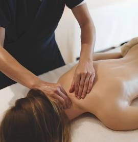 Massaggiatore olistico esperto 