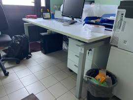 Arredi e macchine elettriche ed elettroniche da ufficio