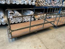 Scaffalature, tavoli e attrezzature da magazzino