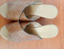Sandali a tacco alto in pelle per donna