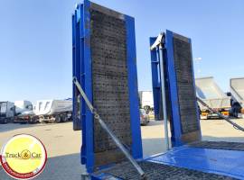 RIF.1264 SEMIRIMORCHIO OZGUL – 2022 – CARRELLONE CON RAMPE IDRAULICHE TRASLANTI – DOPPIA CLASSIFICAZ