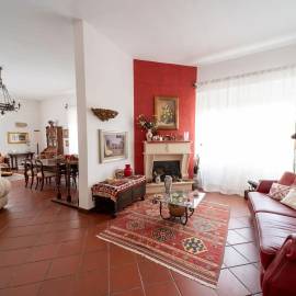 Villa (unico livello)   via Merine