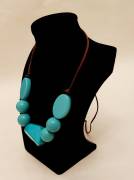 Collana etnica girocollo con cordoncino(a misura variabile) perle vetrificate azzurre  