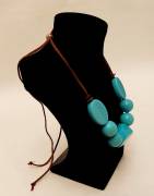 Collana etnica girocollo con cordoncino(a misura variabile) perle vetrificate azzurre  