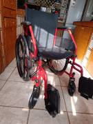 SEDIA A ROTELLE PIEGHEVOLE AD AUTOSPINTA