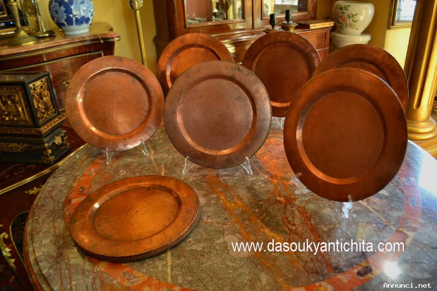 Set di 10 sottopiatti in rame martellato anni 70