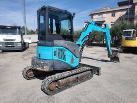 Miniescavatore usato HITACHI AIRMAN AX38U-5