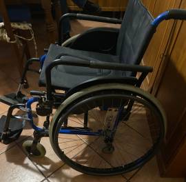 SEDIA A ROTELLE PIEGHEVOLE AD AUTOSPINTA