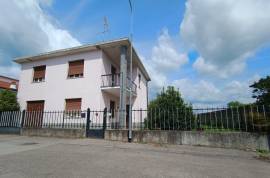 Casa singola con giardino 