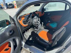 Lotto 4 – SMART FORTWO COUPE TARGA EY237LC Autovettura a due porte Lotto 4 – SMART FORTWO COUPE TARGA EY237LC Autovettura a due porte