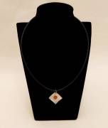 Collana con pendente in argento e bracialetto in caucciù e corallo rosso di Sardegna  Marogna Antoni Collana con pendente in argento e bracialetto in caucciù e corallo rosso di Sardegna  Marogna Antoni