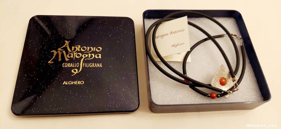 Collana con pendente in argento e bracialetto in caucciù e corallo rosso di Sardegna  Marogna Antoni