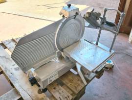 AFFETTATRICE PER SALUMIFICI USATA