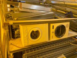 LOTTO 2 - Macchinari e attrezzature per stireria industriale