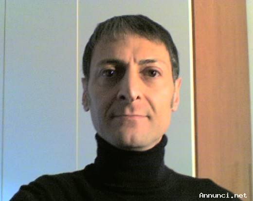 CERCO UNA MUJER PER AMICIZIA E COMUNANZA DI INTERESSI INTELLETTUALI